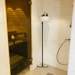 Peaceful House With Own Sauna, Free Parking *