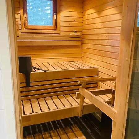 Peaceful House With Own Sauna, Free Parking 公寓 *