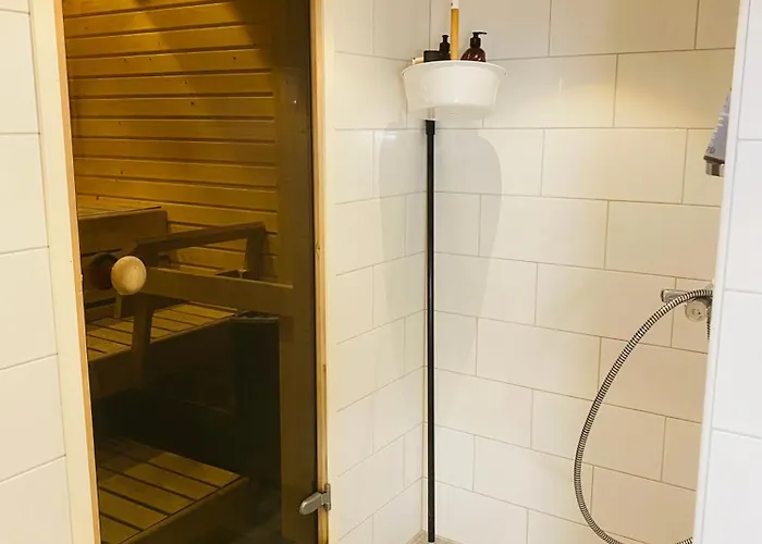 Peaceful House With Own Sauna, Free Parking *